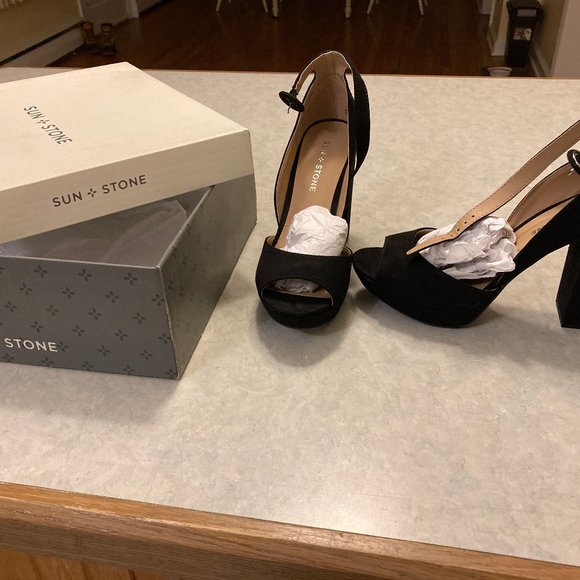 SUN + STONE Reeta Block-Heel Black Platform Sandals - Picture 2 of 5